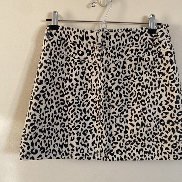 Short Tiger Animal Print Denim Mini Skirt Black & Tan No. One. Cares Size Small - Picture 3 of 5